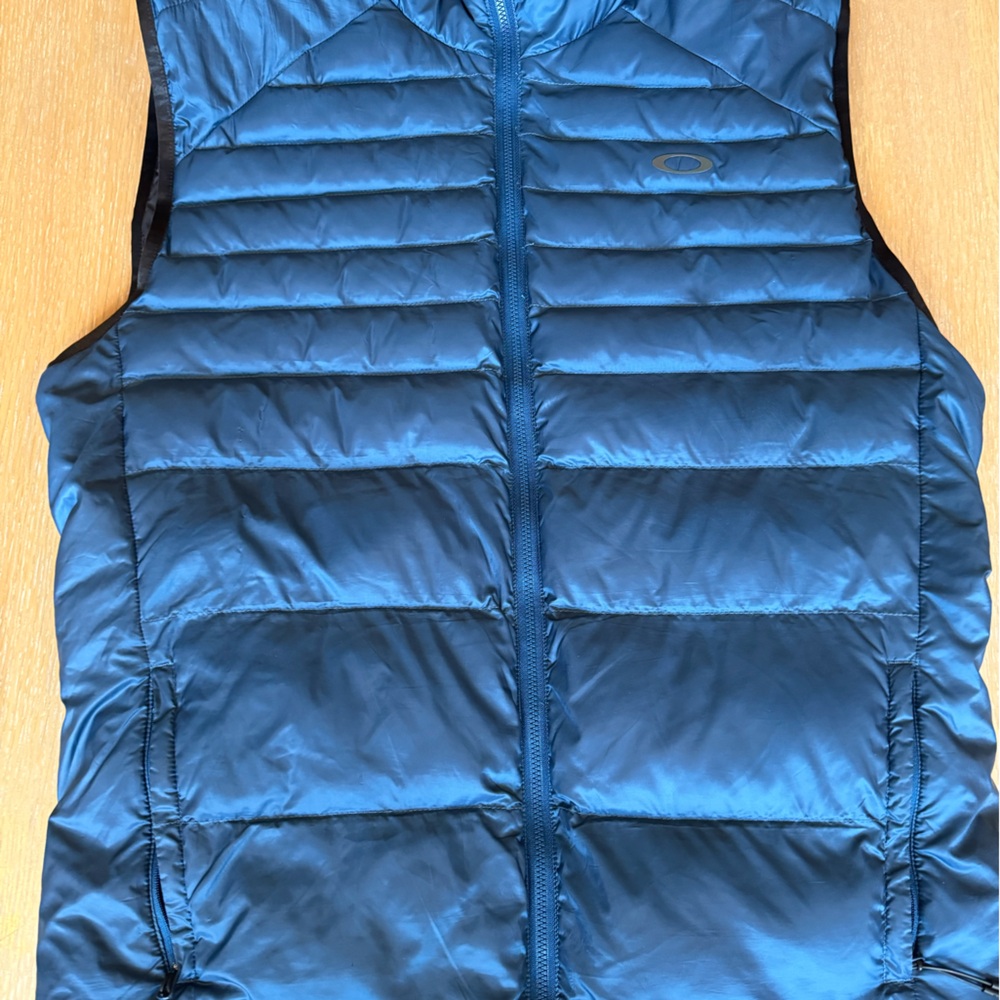 Oakley men’s puffer vest